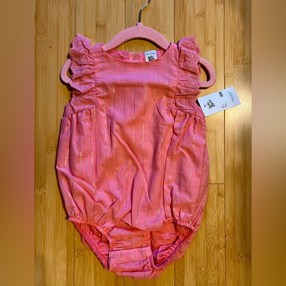 NWT OshKosh B’Gosh Flutter Bodysuit - Picture 1 of 3